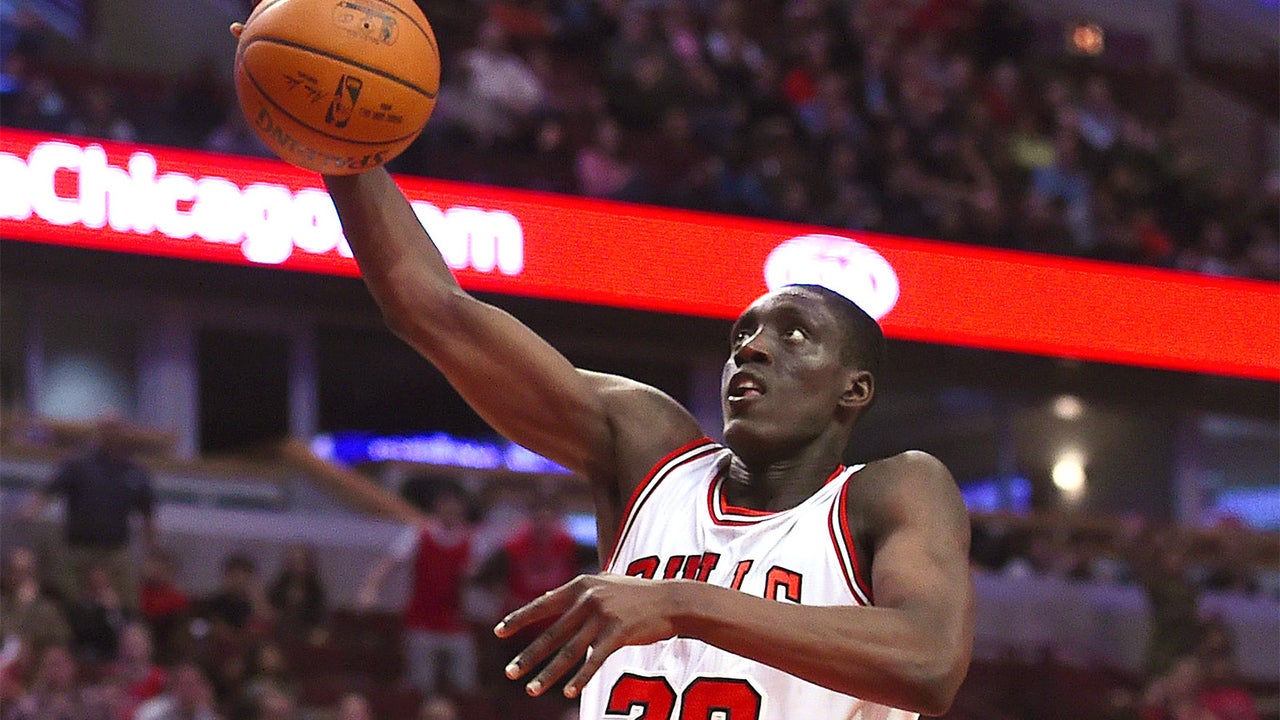 Tony Snell scores career-high 24 as Bulls rout Kings